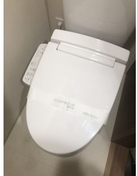 トイレ　嬉しい温水洗浄便座♪