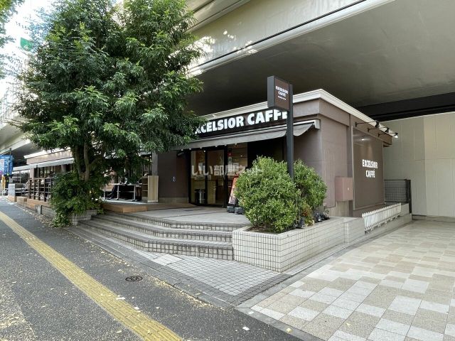 飲食店　エクセルシオールカフェ千駄ヶ谷駅前店（飲食店）まで422m