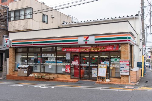 コンビニ　セブンイレブン 新宿神楽坂駅西店（コンビニ）まで908m