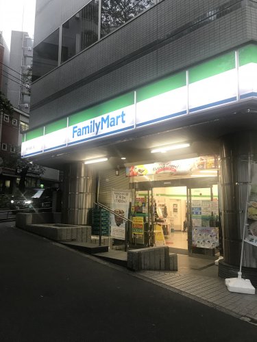コンビニ　ファミリーマート 南大塚通り店（コンビニ）まで574m