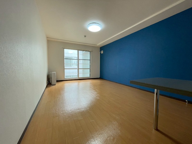 その他部屋・スペース　こちらのお部屋は光が差し込む、温かみのあるお部屋です。