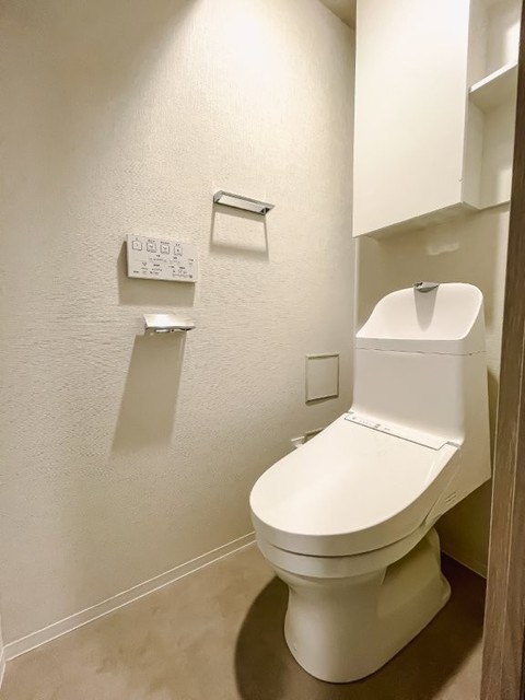 トイレ　※写真は同タイプ住戸です。