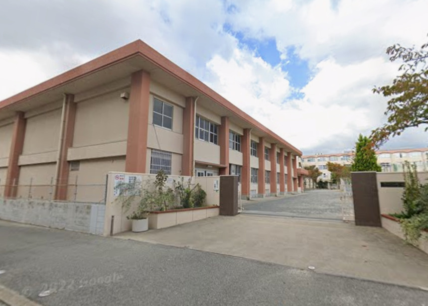中学校　福岡市立当仁中学校（中学校）まで1870m