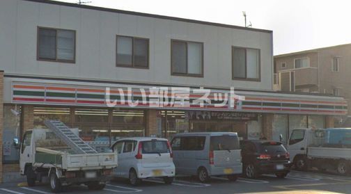 コンビニ　セブンイレブン深井中町店（コンビニ）まで562m