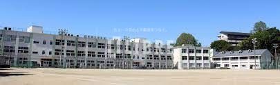 中学校　日野市立日野第二中学校（中学校）まで980m