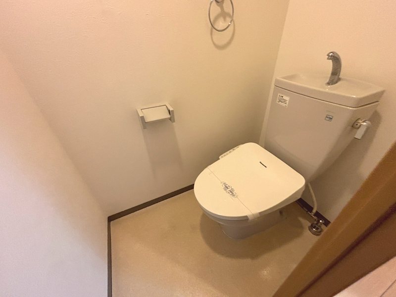 トイレ　別号室・参考写真（実際のお部屋とは異なります）
