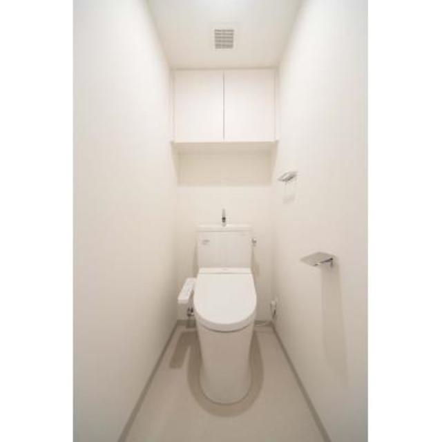 トイレ　※写真は同タイプ住戸です。
