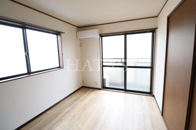 居室・リビング　同物件別部屋です
