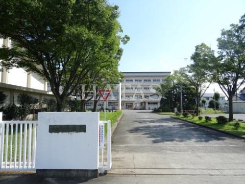 中学校　西尾市立西尾中学校（中学校）まで700m