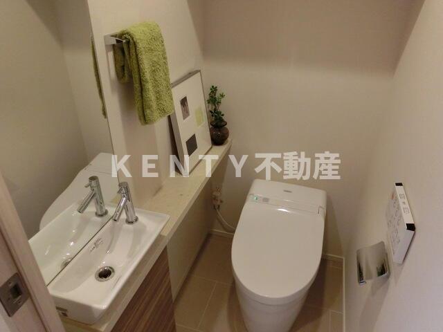 トイレ　落ち着いたトイレです