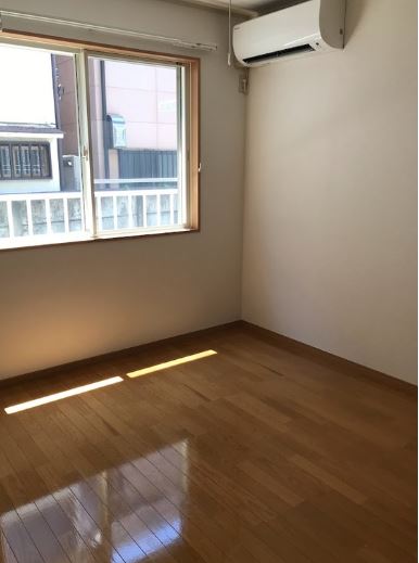 居室・リビング　※同物件、別部屋になります。