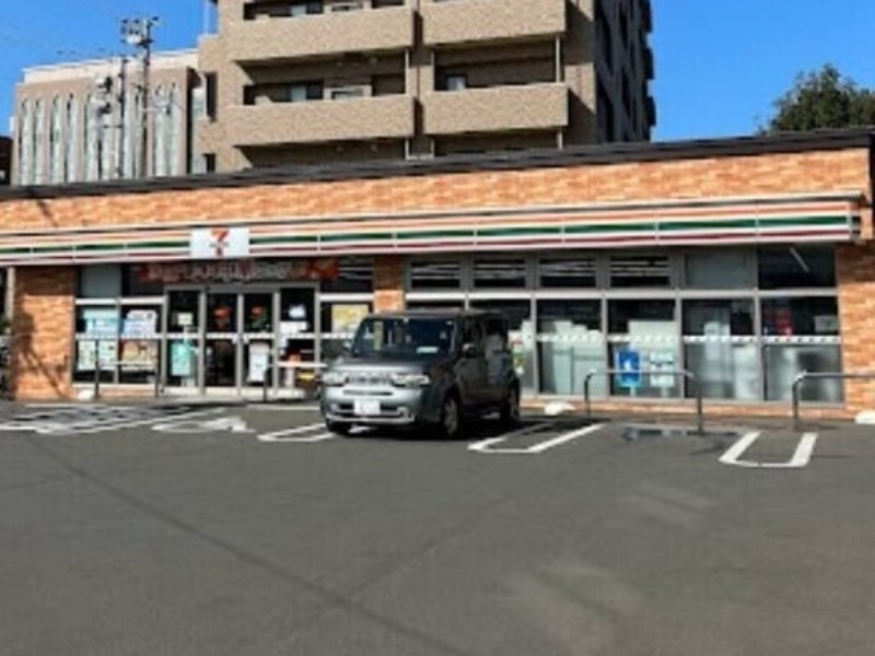 コンビニ　セブンイレブン札幌北15条東1丁目店（コンビニ）まで383m