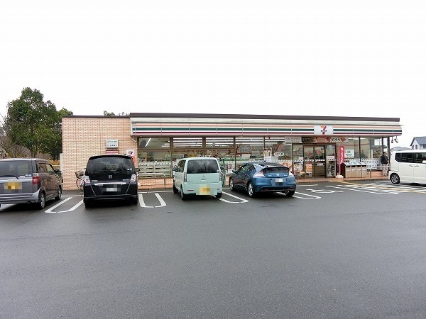 コンビニ　セブンイレブン南彦根駅北店（コンビニ）まで572m