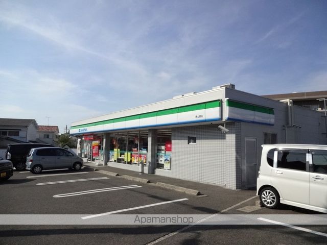 コンビニ　ファミリーマート（コンビニ）まで2577m