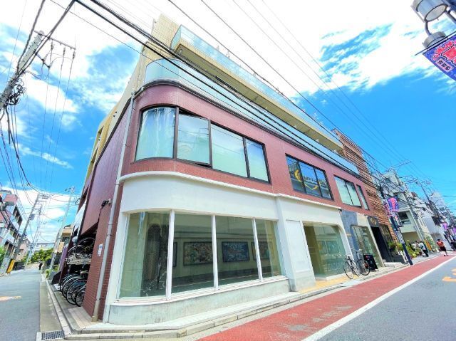 建物外観　明るい外観です。