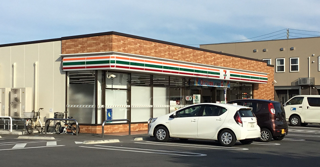 コンビニ　セブンイレブン新潟女池西店（コンビニ）まで345m