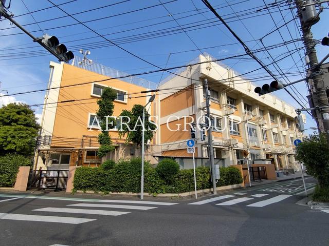 小学校　葛飾区立住吉小学校（小学校）まで555m