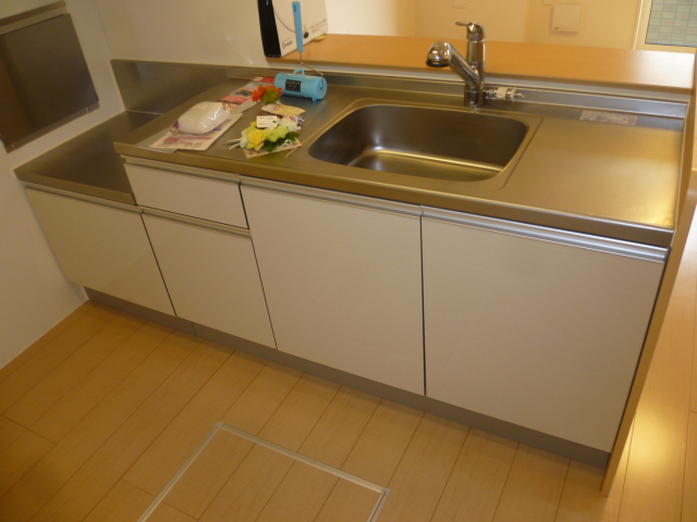 キッチン　別部屋モデル写真