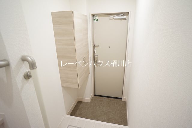 玄関　レーベンハウス桶川店へ　048-787-5511