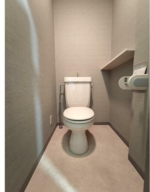 トイレ　落ち着いた色調のトイレです♪