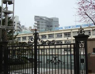小学校　渋谷区立千駄谷小学校（小学校）まで549m