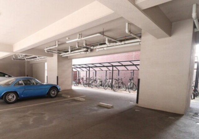 駐車場　駐車場