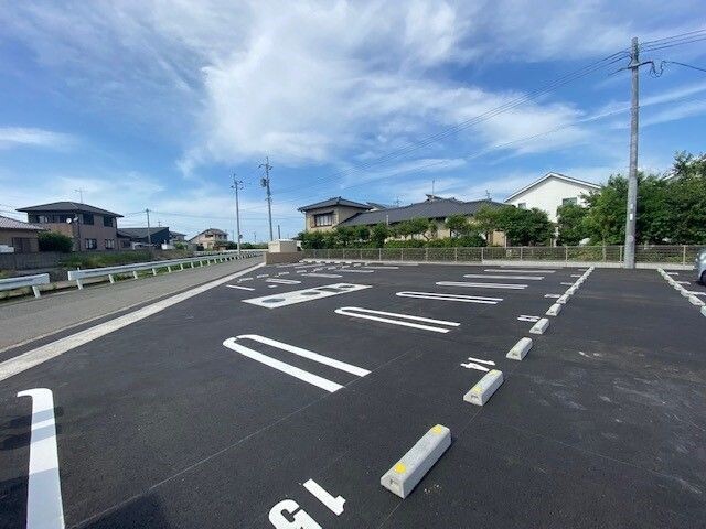 駐車場　駐車場