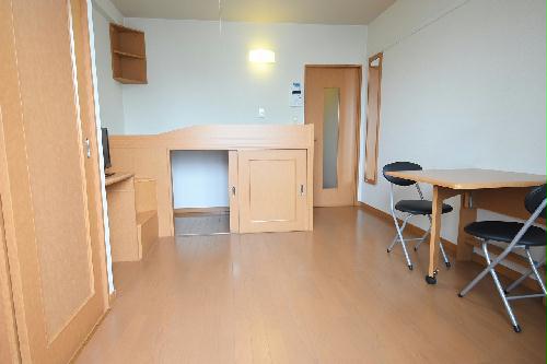 レオパレスFlat新栄の居間写真