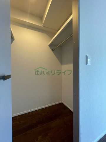 収納　ROYGENT SUGAMO WEST