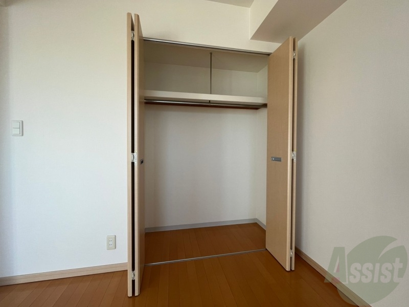 収納　寝室の収納です。部屋がすっきり片付きます。