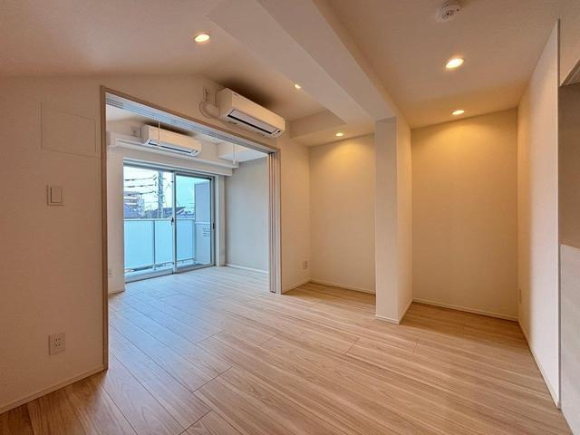 その他部屋・スペース　広々とした洋室です