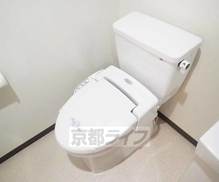 トイレ　ウォシュレット付きです。