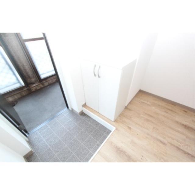 玄関　※同タイプ別部屋の写真となります。
