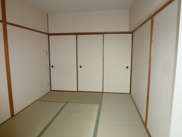 グランドハイツIIの居間写真