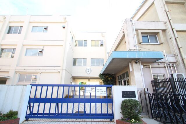 小学校　名古屋市立吹上小学校（小学校）まで814m