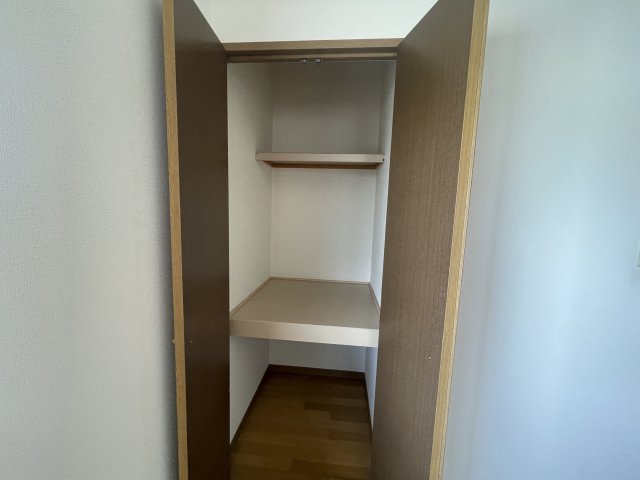 収納　イメージとして同マンション他部屋を表示しています