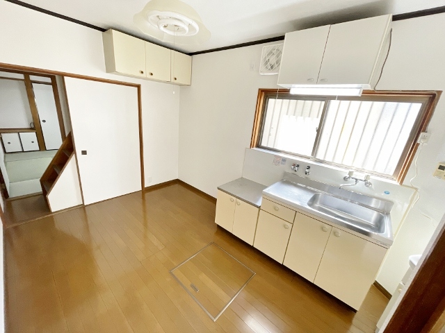 大池町貸家のキッチン写真