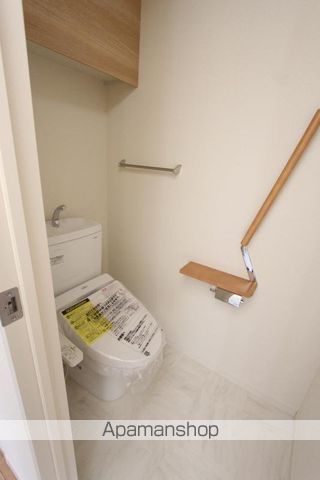 高松琴平電鉄琴平線 三条駅 徒歩10分 3階建 築8年のトイレ写真