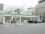 コンビニ　ファミリーマート小豆沢一丁目店（コンビニ）まで227m