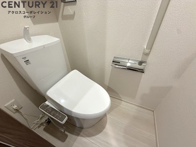 トイレ　温水洗浄便座完備しています