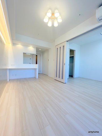 地下鉄中央線 堺筋本町駅 徒歩7分 15階建 築4年の居間写真