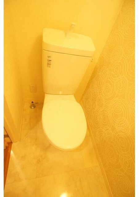 トイレ　落ち着いた色調のトイレです♪