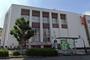 銀行　三菱UFJ銀行中央市場支店（銀行）まで460m