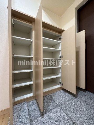 地下鉄堺筋線 長堀橋駅 徒歩2分 28階建 築20年の玄関写真