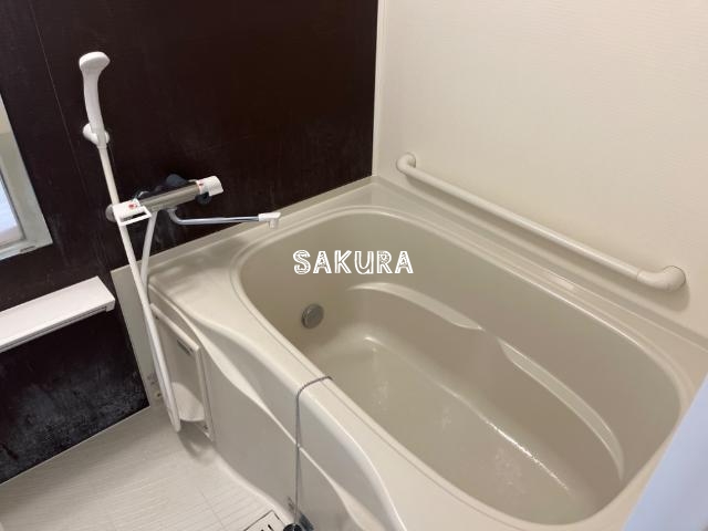 バス・シャワールーム　雨の日にも安心の浴室乾燥機付き♪