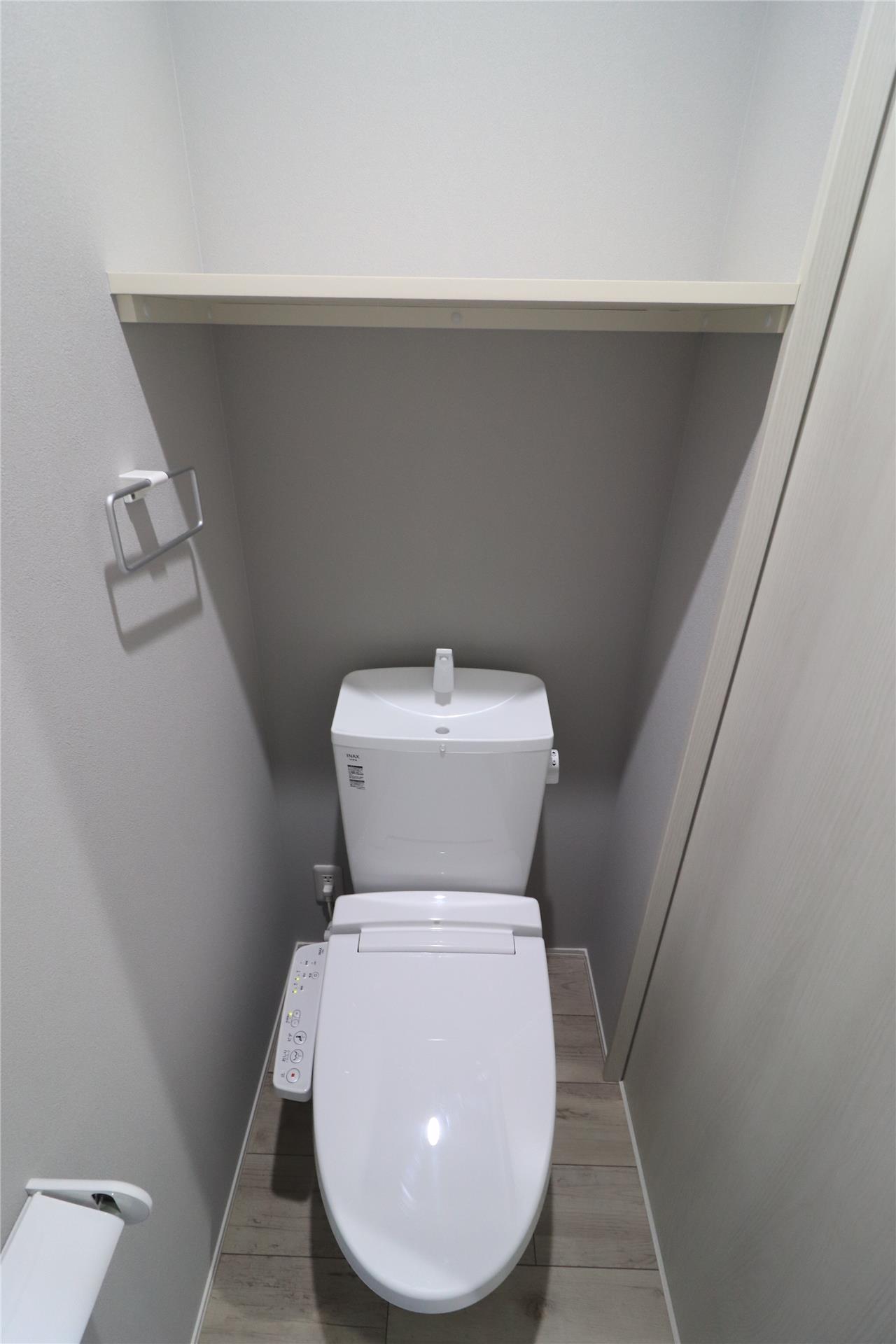 津高新築アパートのトイレ写真