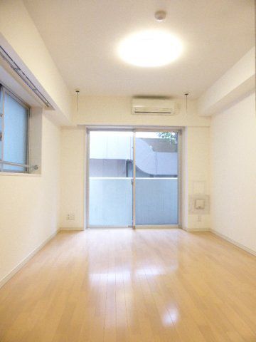 東京メトロ南北線 白金高輪駅 徒歩5分 5階建 築19年の居間写真