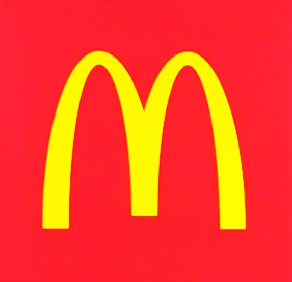 飲食店　マクドナルド 西新井店（飲食店）まで322m