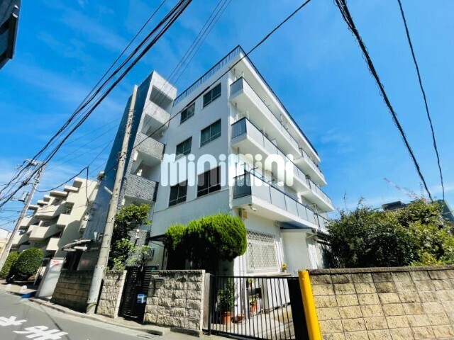 建物外観　商店街を通って帰宅できる立地