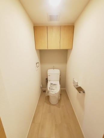 東急田園都市線 鷺沼駅 徒歩10分 3階建 築18年のトイレ写真